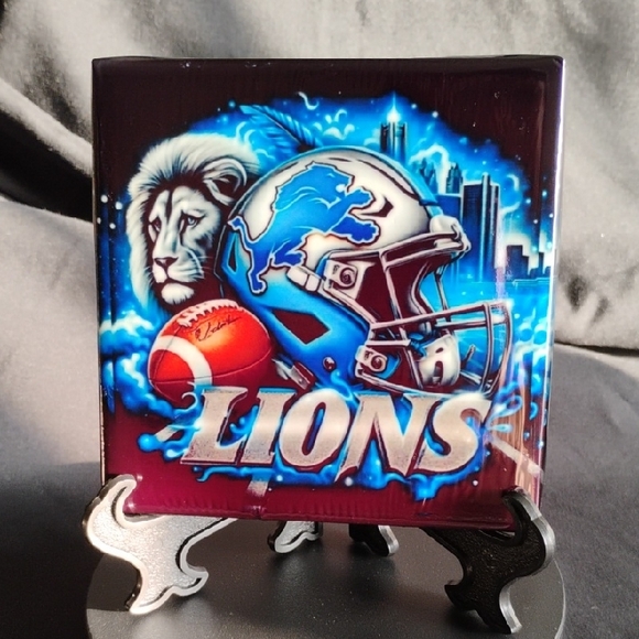 Hand Crafted Lions Art - Picture 1 of 3